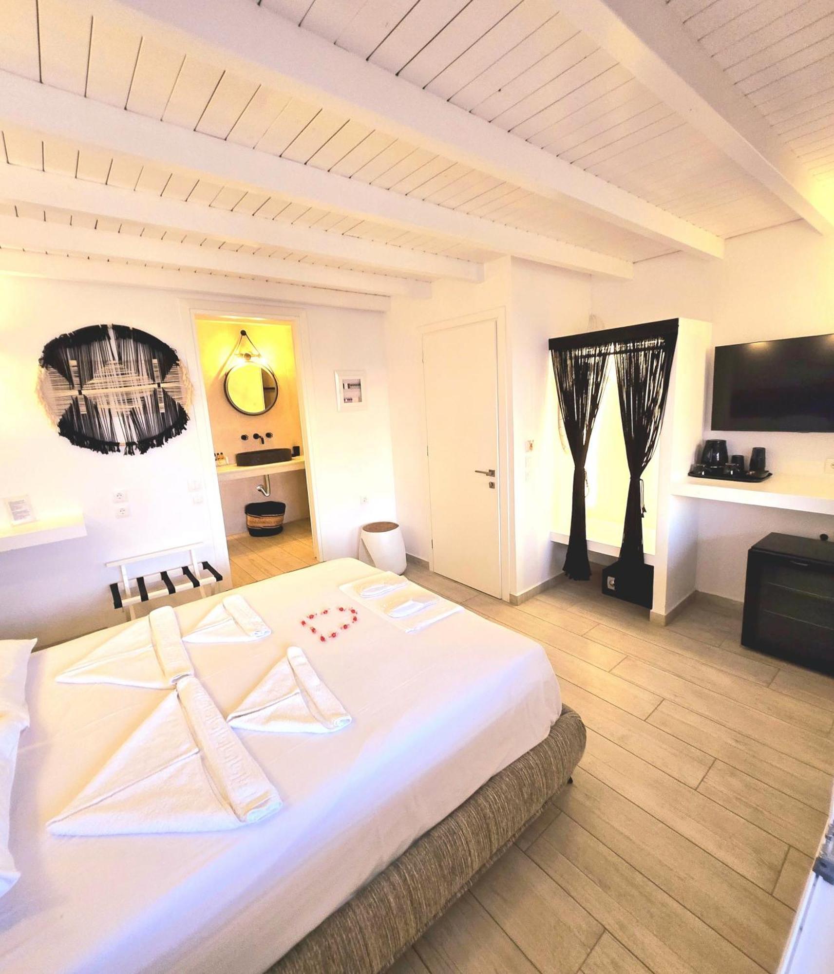 Aphrodite Boutique Hotel Alikí Екстериор снимка